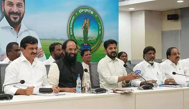 Telangana कैबिनेट से मंजूरी मिलने के बाद घोष पैनल की रिपोर्ट विधानसभा में पेश की जाएगी Telangana कैबिनेट से मंजूरी मिलने के बाद घोष पैनल की रिपोर्ट विधानसभा में पेश की जाएगी