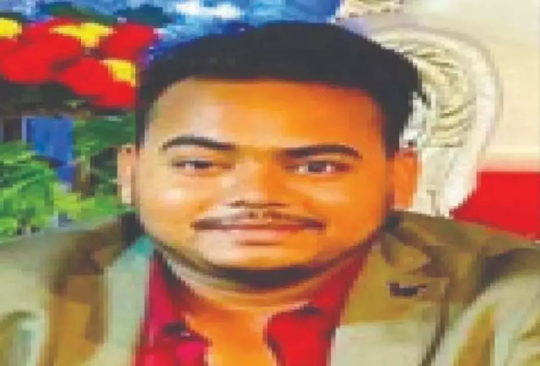 रूफटॉप लंदन कैफे के मालिक को महिला सरकारी कर्मचारी के साथ धोखाधड़ी और हत्या के प्रयास के आरोप में गिरफ्तार किया रूफटॉप लंदन कैफे के मालिक को महिला सरकारी कर्मचारी के साथ धोखाधड़ी और हत्या के प्रयास के आरोप में गिरफ्तार किया