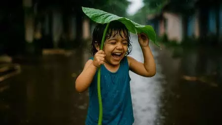 मानसून में बच्चों की सेहत का रखें खास ख्याल, जानिए कैसे करें बीमारियों से बचाव मानसून में बच्चों की सेहत का रखें खास ख्याल, जानिए कैसे करें बीमारियों से बचाव