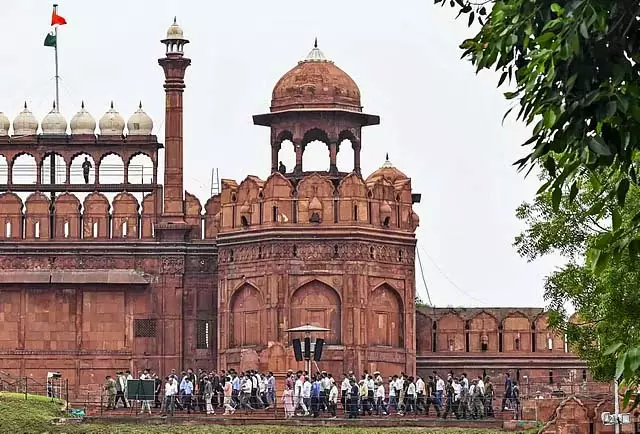 सुरक्षा अभ्यास के दौरान नकली बम का पता लगाने में विफल रहने पर 7 पुलिस अधिकारी निलंबित सुरक्षा अभ्यास के दौरान नकली बम का पता लगाने में विफल रहने पर 7 पुलिस अधिकारी निलंबित