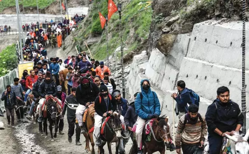 अमरनाथ यात्रा शांतिपूर्ण ढंग से संपन्न, स्थानीय लोगों ने सफलता पर खुशी जताई अमरनाथ यात्रा शांतिपूर्ण ढंग से संपन्न, स्थानीय लोगों ने सफलता पर खुशी जताई