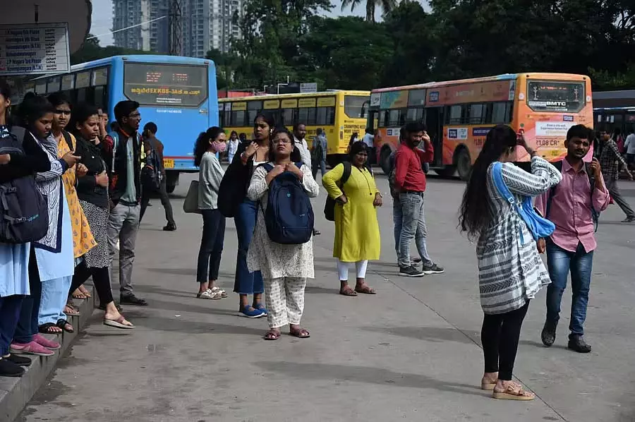 परिवहन हड़ताल: प्रशिक्षित चालक ड्यूटी पर; इलेक्ट्रिक वाहनों का उपयोग परिवहन हड़ताल: प्रशिक्षित चालक ड्यूटी पर; इलेक्ट्रिक वाहनों का उपयोग