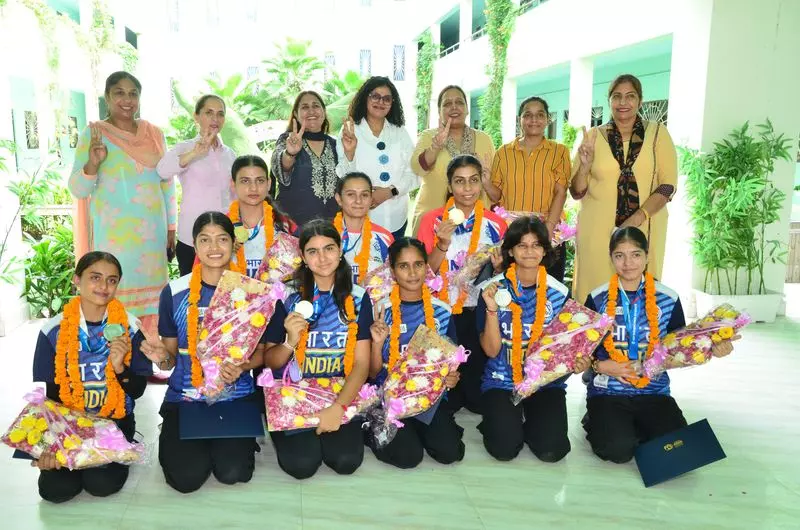 सिरसा की लड़कियां एशियाई रोलर स्केटिंग चैंपियनशिप से पदक लेकर लौटीं सिरसा की लड़कियां एशियाई रोलर स्केटिंग चैंपियनशिप से पदक लेकर लौटीं