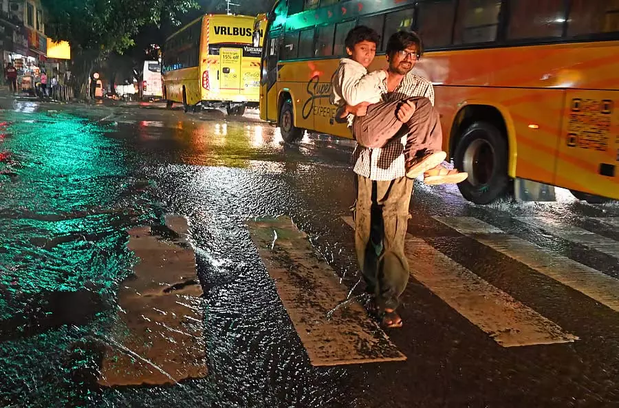 Karnataka : बेंगलुरु शहर के विभिन्न हिस्सों में भारी बारिश Karnataka : बेंगलुरु शहर के विभिन्न हिस्सों में भारी बारिश