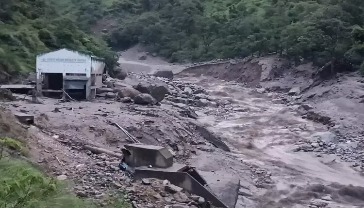 हिमाचल में मानसून का कहर: 192 लोगों की मौत, सड़कें और बिजली आपूर्ति प्रभावित हिमाचल में मानसून का कहर: 192 लोगों की मौत, सड़कें और बिजली आपूर्ति प्रभावित