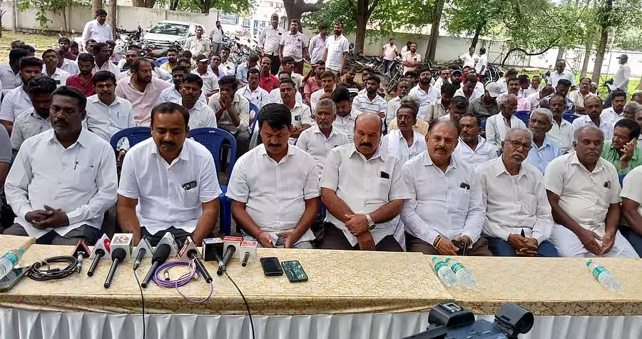 PLD बैंक के अध्यक्ष के इस्तीफे की मांग PLD बैंक के अध्यक्ष के इस्तीफे की मांग