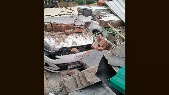 Panchkula : कालका फास्ट फूड की दुकान में एलपीजी रिसाव से विस्फोट Panchkula : कालका फास्ट फूड की दुकान में एलपीजी रिसाव से विस्फोट
