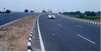 Hyderabad-विजयवाड़ा राजमार्ग पर ब्लैक-स्पॉट पर गति सीमा घटाकर 80 किमी प्रति घंटा कर दी Hyderabad-विजयवाड़ा राजमार्ग पर ब्लैक-स्पॉट पर गति सीमा घटाकर 80 किमी प्रति घंटा कर दी
