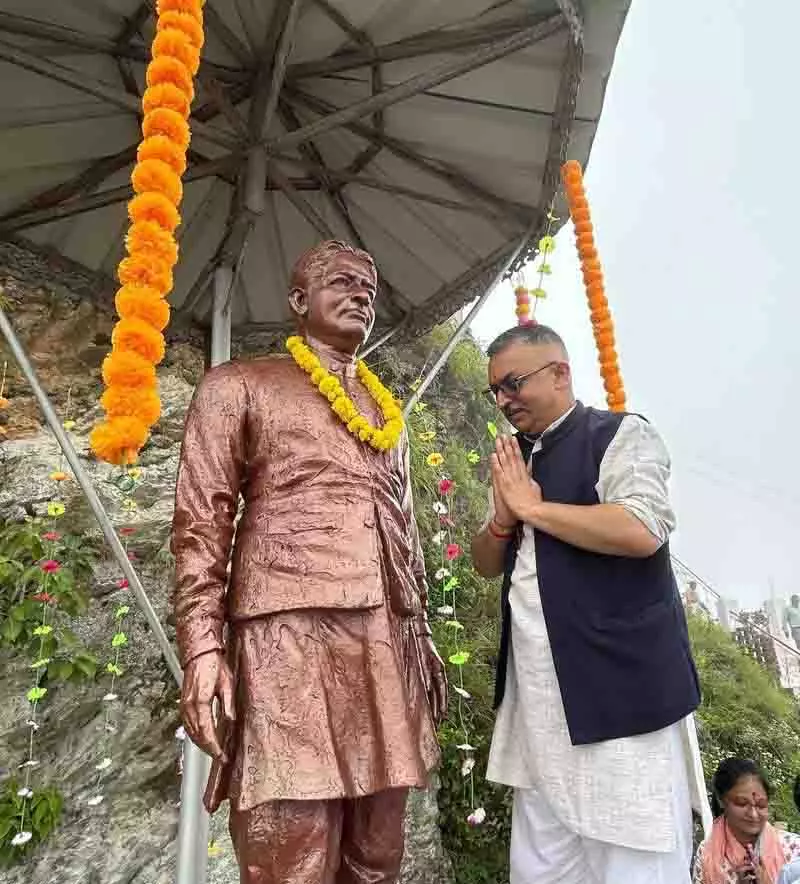 Nahan MLA Ajay Solanki ने 119वीं जयंती पर प्रथम सीएम की जन्मस्थली का किया दौरा Nahan MLA Ajay Solanki ने 119वीं जयंती पर प्रथम सीएम की जन्मस्थली का किया दौरा