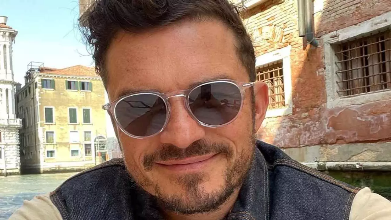 Orlando Bloom अपनी बेटी डेज़ी डव के साथ गर्मियों का आनंद ले रहे Orlando Bloom अपनी बेटी डेज़ी डव के साथ गर्मियों का आनंद ले रहे