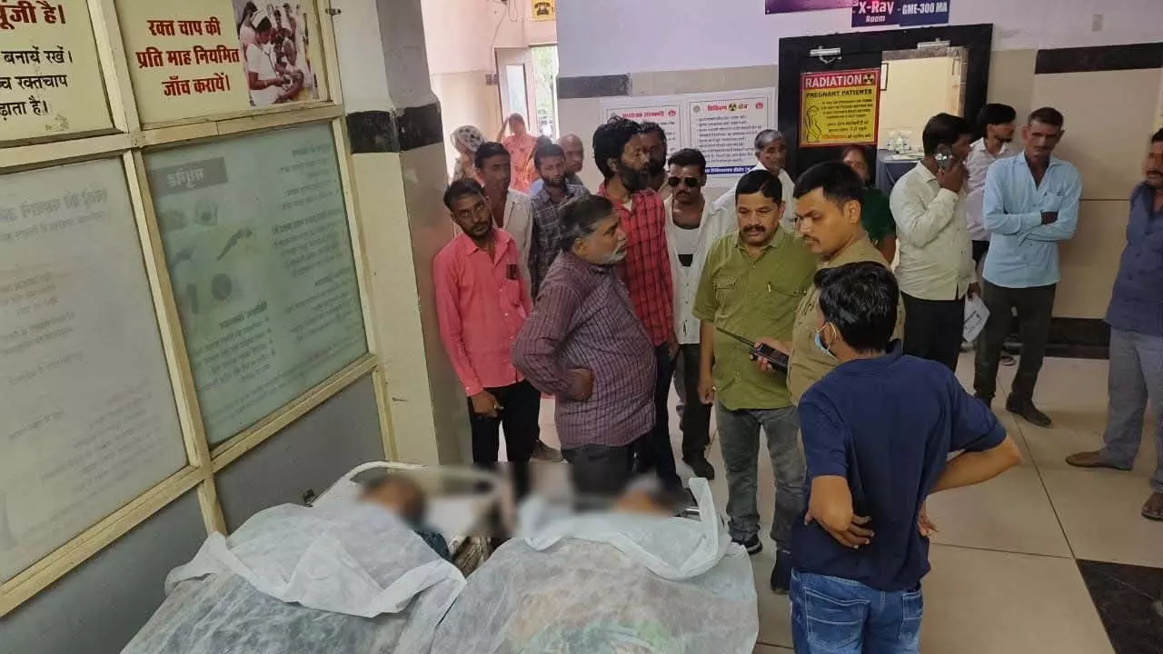 BIG BREAKING: कुबेरेश्वर धाम में मची भगदड़, 2 महिलाओं की दर्दनाक मौत BIG BREAKING: कुबेरेश्वर धाम में मची भगदड़, 2 महिलाओं की दर्दनाक मौत