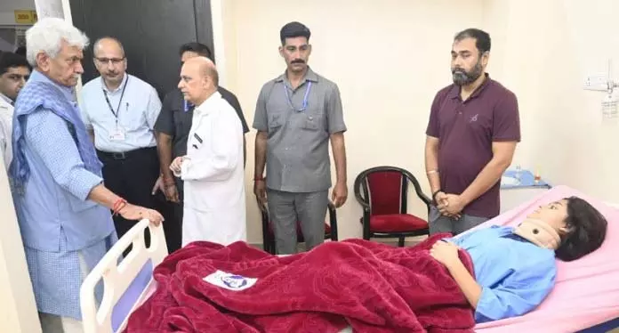 LG ने GMC का दौरा किया, दिवंगत राजिंदर सिंह के परिवार के सदस्यों के स्वास्थ्य के बारे में जानकारी ली LG ने GMC का दौरा किया, दिवंगत राजिंदर सिंह के परिवार के सदस्यों के स्वास्थ्य के बारे में जानकारी ली