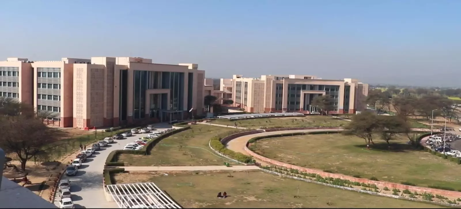 Narnail: हकेवि के दूरस्थ पाठ्यक्रमों में दाखिला लेने वालों के लिए अच्छी खबर Narnail: हकेवि के दूरस्थ पाठ्यक्रमों में दाखिला लेने वालों के लिए अच्छी खबर