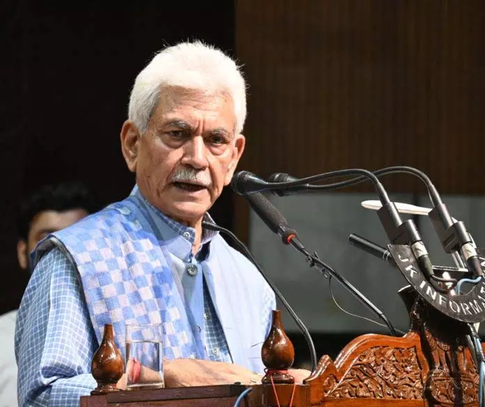 विज्ञान-संस्कार का सही संतुलन छात्रों को भविष्य की चुनौतियों का सामना करने की क्षमता प्रदान करेगा: LG विज्ञान-संस्कार का सही संतुलन छात्रों को भविष्य की चुनौतियों का सामना करने की क्षमता प्रदान करेगा: LG