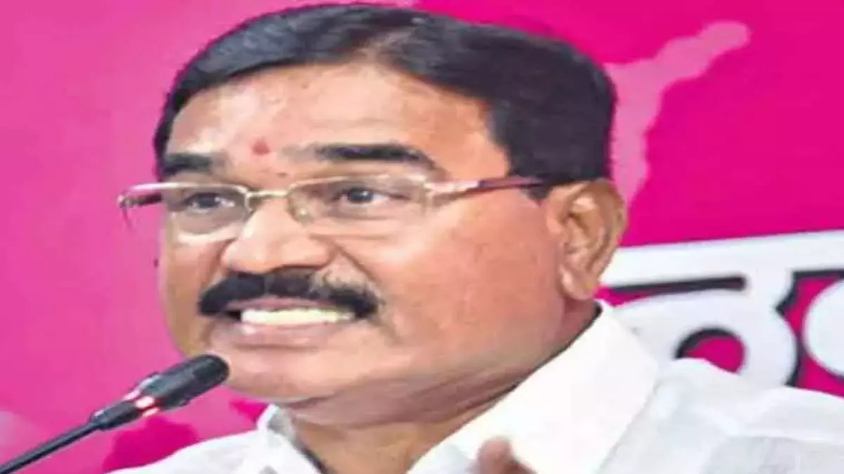 निरंजन का कहना है कि केसीआर की छवि खराब करने के लिए कालेश्वरम रिपोर्ट को छोटा किया निरंजन का कहना है कि केसीआर की छवि खराब करने के लिए कालेश्वरम रिपोर्ट को छोटा किया