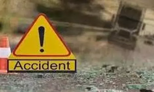 Bihar: कार और बाइक की टक्कर में 2 युवकों की मौत,   मचीअफरा-तफरी