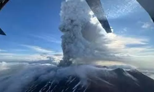 Science: रूस का क्रशेनिनिकोव ज्वालामुखी 600 साल बाद फटा Science: रूस का क्रशेनिनिकोव ज्वालामुखी 600 साल बाद फटा