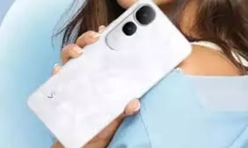 Vivo Y400 5G: लॉन्च हुआ 6000mAh बैटरी वाला ये धांसू फोन Vivo Y400 5G: लॉन्च हुआ 6000mAh बैटरी वाला ये धांसू फोन
