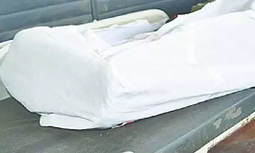 पेट में समस्या बताकर खुद को लगाया इंजेक्शन, नवविवाहित नर्स की मौत पेट में समस्या बताकर खुद को लगाया इंजेक्शन, नवविवाहित नर्स की मौत