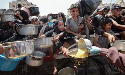 UN मानवाधिकार प्रमुख ने गाजा में भुखमरी को बताया सामूहिक मानवता का अपमान