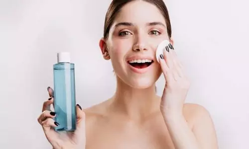 Skin care: बारिश में तैलीय त्वचा की समस्याओं से बचने के आसान घरेलू उपाय Skin care: बारिश में तैलीय त्वचा की समस्याओं से बचने के आसान घरेलू उपाय