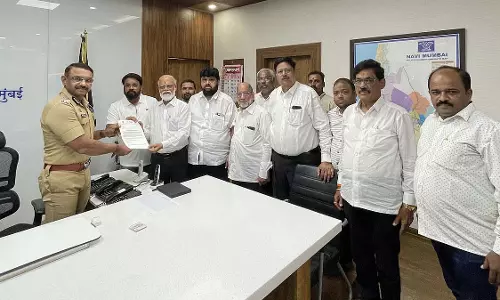 Mumbai : शिवसेना (यूबीटी) ने ढहती पुलिस कॉलोनियों के तत्काल पुनर्विकास की मांग की