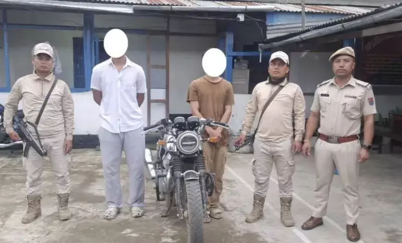 Manipur पुलिस ने थौबल में मोटरसाइकिल चोरी के आरोप में दो लोगों को गिरफ्तार किया Manipur पुलिस ने थौबल में मोटरसाइकिल चोरी के आरोप में दो लोगों को गिरफ्तार किया