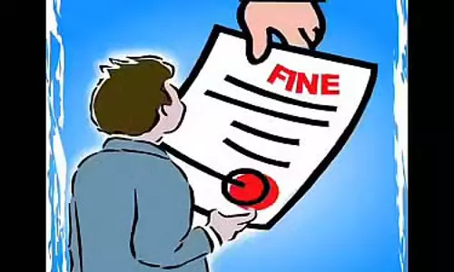 Indore : 9 तहसीलदारों और चार पंचायत सचिवों पर जुर्माना Indore : 9 तहसीलदारों और चार पंचायत सचिवों पर जुर्माना
