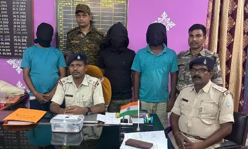 Jamshedpur: रेलवे स्टेशन से 3 साइबर अपराधी गिरफ्तार Jamshedpur: रेलवे स्टेशन से 3 साइबर अपराधी गिरफ्तार