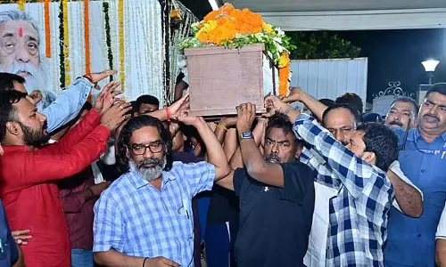 सिबू सोरेन का अंतिम संस्कार आज पूरे राजकीय सम्मान के साथ किया जाएगा सिबू सोरेन का अंतिम संस्कार आज पूरे राजकीय सम्मान के साथ किया जाएगा