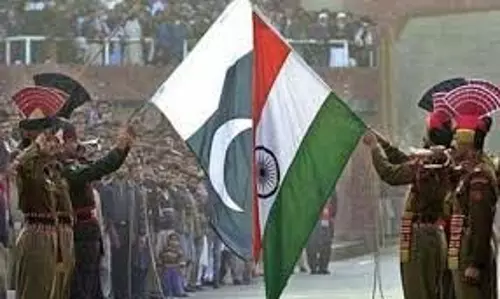 भारत-पाकिस्तान संबंध सुधरने तक स्थिति सामान्य नहीं होगी: डॉ. फारूक भारत-पाकिस्तान संबंध सुधरने तक स्थिति सामान्य नहीं होगी: डॉ. फारूक