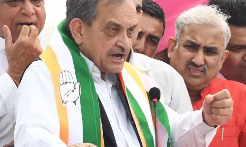 Congress में फेरबदल के बीच बीरेंद्र और उनके बेटे मैदान में उतरेंगे