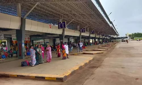 परिवहन कर्मचारियों की हड़ताल: परिवहन बस यातायात लगभग ठप