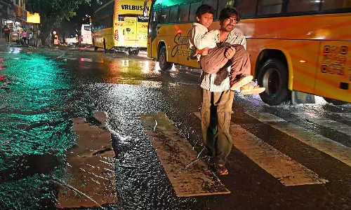 Karnataka : बेंगलुरु शहर के विभिन्न हिस्सों में भारी बारिश