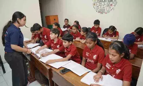 Punjab: युवा समूह वंचित बच्चों को शिक्षित करके मानवता की सेवा करता