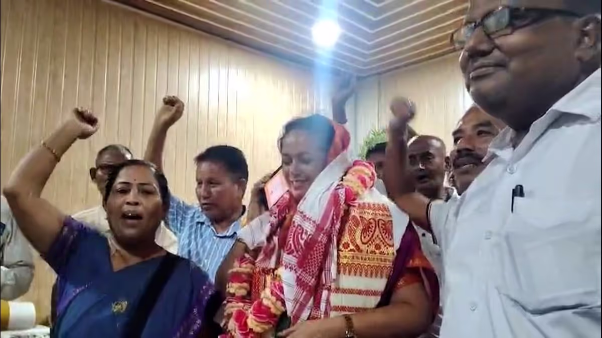 Assam: माथांगुरी में बीपीएफ समर्थकों ने उम्मीदवार घोषणा पर मनाया जश्न Assam: माथांगुरी में बीपीएफ समर्थकों ने उम्मीदवार घोषणा पर मनाया जश्न