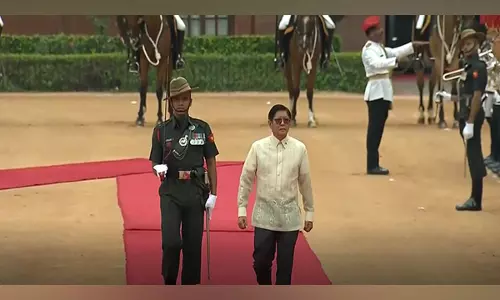 Philippines के राष्ट्रपति का राष्ट्रपति भवन में औपचारिक स्वागत