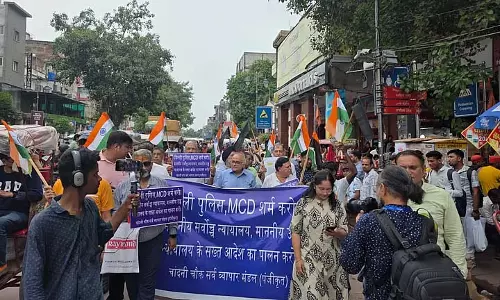 चांदनी चौक में अवैध अतिक्रमण के खिलाफ व्यापारियों का प्रदर्शन शुरू चांदनी चौक में अवैध अतिक्रमण के खिलाफ व्यापारियों का प्रदर्शन शुरू