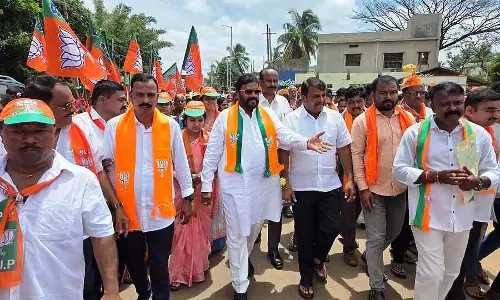 Karnataka : एक ही दिन में 40 लोगों ने नामांकन दाखिल किया Karnataka : एक ही दिन में 40 लोगों ने नामांकन दाखिल किया