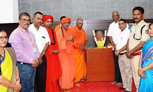 शांतिपूर्ण जीवन के लिए व्यसन से मुक्त हो जाएं: गुरु महंत श्री शांतिपूर्ण जीवन के लिए व्यसन से मुक्त हो जाएं: गुरु महंत श्री