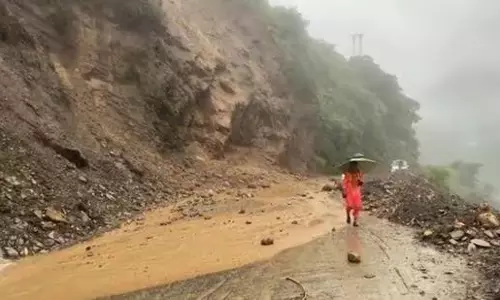 हिमाचल में भारी बारिश से तबाही, 4 नेशनल हाईवे समेत 453 सड़कें बंद