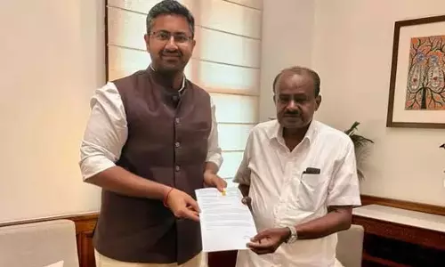 सांसद श्रीभारत ने इस्पात मंत्री से VSP संविदा कर्मचारियों को बहाल करने का आग्रह किया सांसद श्रीभारत ने इस्पात मंत्री से VSP संविदा कर्मचारियों को बहाल करने का आग्रह किया