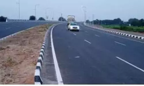 Hyderabad-विजयवाड़ा राजमार्ग पर ब्लैक-स्पॉट पर गति सीमा घटाकर 80 किमी प्रति घंटा कर दी Hyderabad-विजयवाड़ा राजमार्ग पर ब्लैक-स्पॉट पर गति सीमा घटाकर 80 किमी प्रति घंटा कर दी