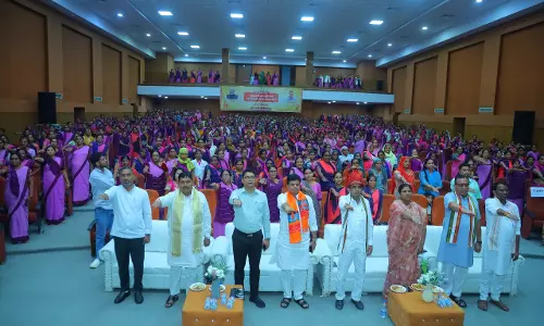 Dungarpur: जिम्मेदारी से सेवा कर रहीं आंगनबाड़ी बहनों को सम्मान दिवस पर मिला वित्तीय उपहार