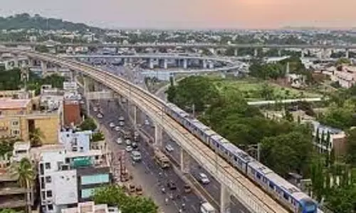 सीएमआरएल ने सेमी-हाई-स्पीड रेल कॉरिडोर के लिए अध्ययन शुरू किया सीएमआरएल ने सेमी-हाई-स्पीड रेल कॉरिडोर के लिए अध्ययन शुरू किया