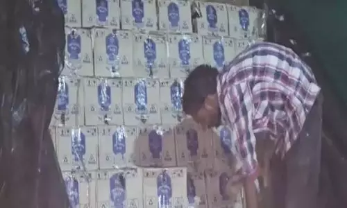 51 लाख की अवैध शराब जब्त, सप्लाई कर रहे ट्रक को पुलिस ने पकड़ा