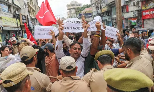 अनुच्छेद 370 निरस्तीकरण: पुलिस ने जम्मू-कश्मीर में NC के विरोध मार्च को विफल किया