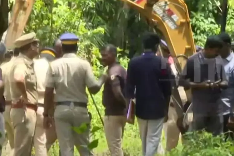Kerala : शरीर के और अंग मिले 10 साल पुराने लापता बच्चे का मामला भी जांच के दायरे में Kerala : शरीर के और अंग मिले 10 साल पुराने लापता बच्चे का मामला भी जांच के दायरे में