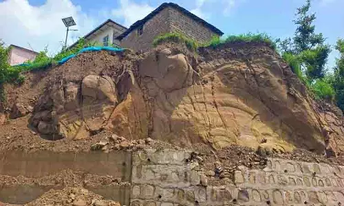 Himachal: प्रगति की गति धीमी, भूस्खलन ने सपनों की सड़क को दुःस्वप्न में बदल दिया