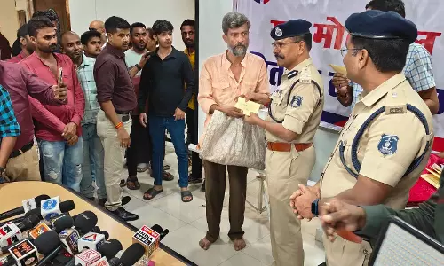 रायपुर पुलिस ने गुम हुए 250 मोबाइल ढूंढ निकाले